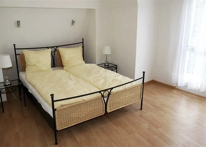 فندق Swiss Star Universitaetstrasse 3*